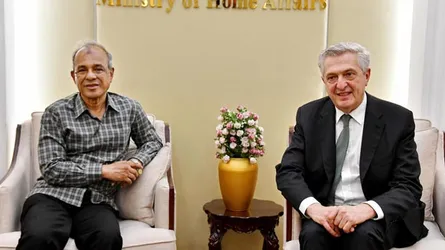 স্বরাষ্ট্র উপদেষ্টার সাথে আজ বাংলাদেশ সচিবালয়ে জাতিসঙ্ঘের শরণার্থী বিষয়ক হাইকমিশনার