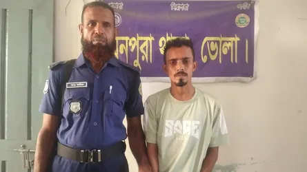 ভোলায় চাঁদা না পেয়ে মাছ লুট ও মারধর, ছাত্রদল নেতা গ্রেফতার