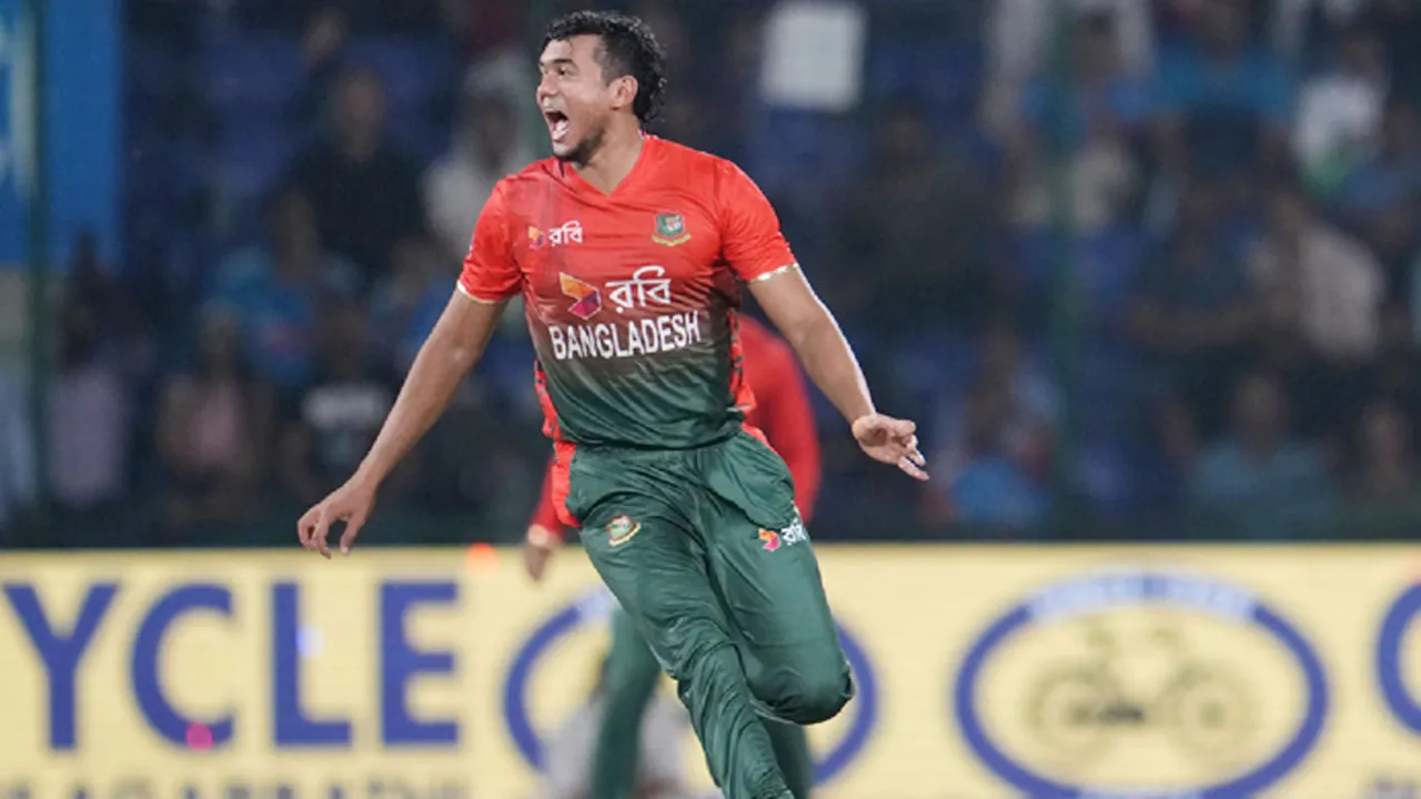 পাওয়ার প্লেতে ৪ উইকেট তুলে নিয়ে বাংলাদেশের দারুণ শুরু