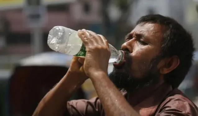 গরমে অস্বস্তি, তীব্রতা আরো বাড়ার শঙ্কা