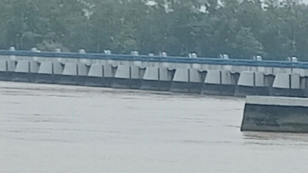 কমছে তিস্তার পানি, বাড়ি ফিরছে মানুষ