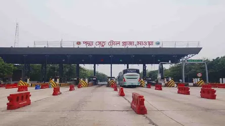 পদ্মাসেতুতে ২৪ ঘণ্টায় টোল আদায় ৪ কোটি ৩৬ লাখ ৫১ হাজার টাকা