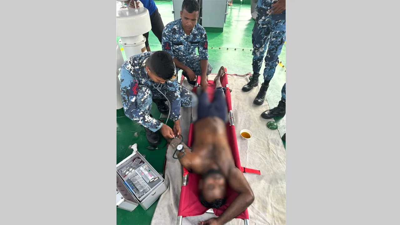 রাস মেলায় এসে সমুদ্রে নেমে নিখোঁজ পর্যটক, কোস্টগার্ডের অভিযানে জীবিত উদ্ধার