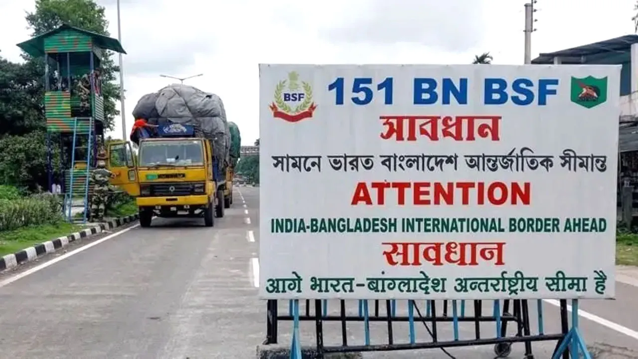 স্থলপথে বাংলাদেশী পণ্যে বিধিনিষেধ ভারতের, কে বেশি ক্ষতিগ্রস্ত হতে পারে