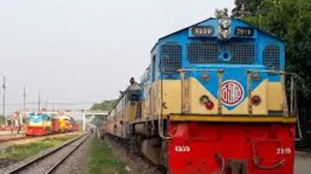চলতি ট্রেনে উঠতে গিয়ে পা হারালো যুবক