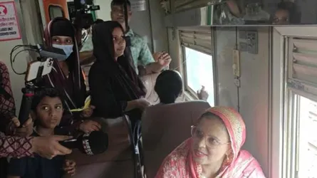 ঈদযাত্রায় নারী যাত্রীদের জন্য ট্রেনে বিশেষ কোচ চালু