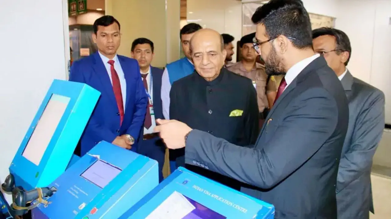ভারতীয় ভিসা কার্যক্রম চালু, সম্পর্ক স্বাভাবিক হবে কবে?