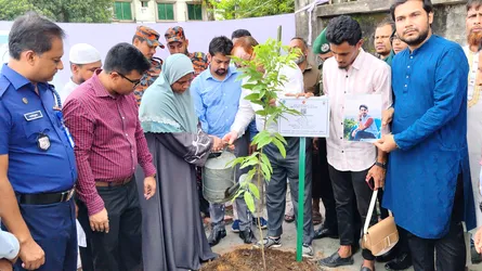 কুমিল্লায় গণঅভ্যুত্থানে হওয়া ৩৮ শহীদের নামে ৩৮ বৃক্ষরোপণ