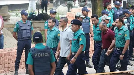 ১৫ সেনা কর্মকর্তাকে কারাগারে পাঠানোর নির্দেশ