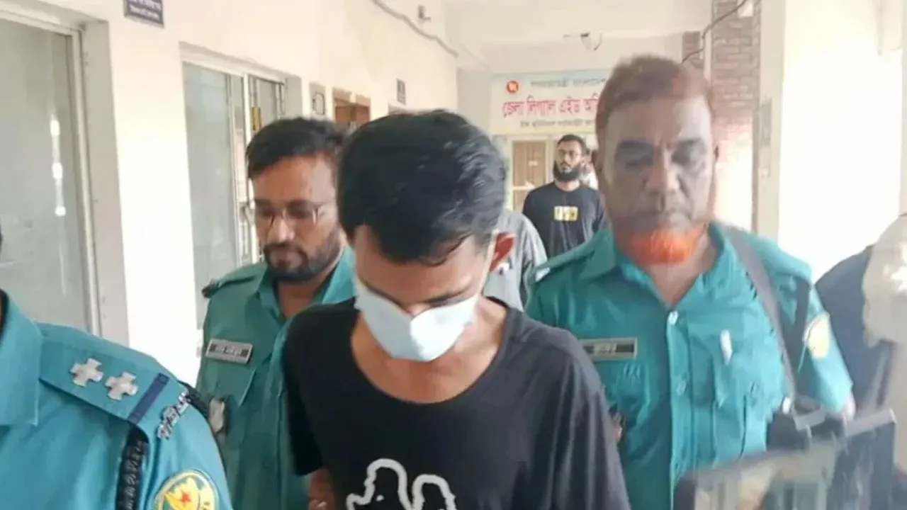 মিটফোর্ডে হত্যা : এক আসামি ৫ দিনের রিমান্ডে, আরেকজনের দায় স্বীকার