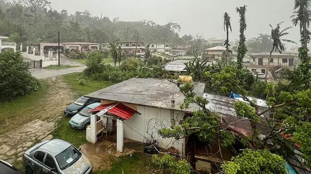 সুপার টাইফুনের আঘাতে মার্কিন দ্বীপপুঞ্জে ব্যাপক ক্ষয়ক্ষতি