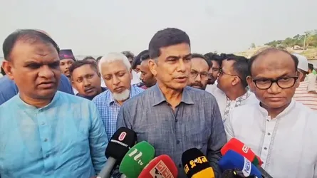 শরীয়তপুরে পদ্মা সেতুর তীর রক্ষা বাঁধ পরিদর্শন পানিসম্পদ প্রতিমন্ত্রীর