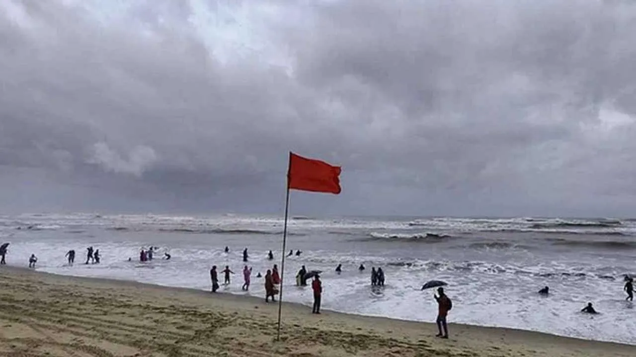 সমুদ্রবন্দরে ৩ নম্বর সতর্ক সঙ্কেত