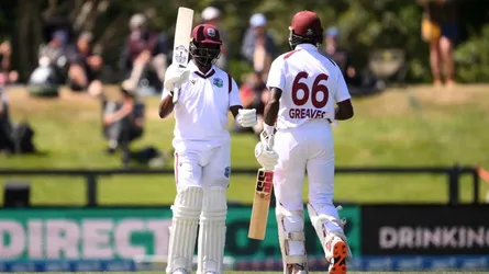 গ্রিভস-রোচের অবিশ্বাস্য জুটিতে অবিস্মরণীয় ড্র ওয়েস্ট ইন্ডিজের