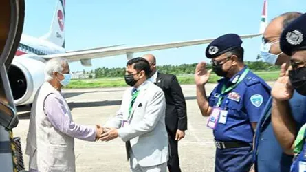 রোহিঙ্গা সম্মেলনে যোগ দিতে কক্সবাজারে পৌঁছেছেন প্রধান উপদেষ্টা