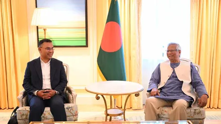 ড. ইউনূস-তারেক রহমানের বৈঠক চলছে