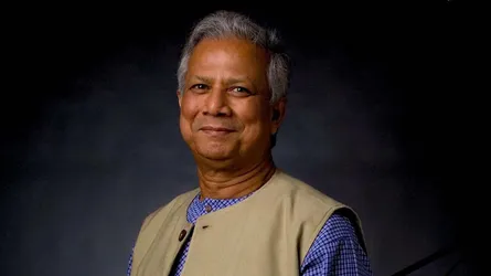 দেশের পথে প্রধান উপদেষ্টা