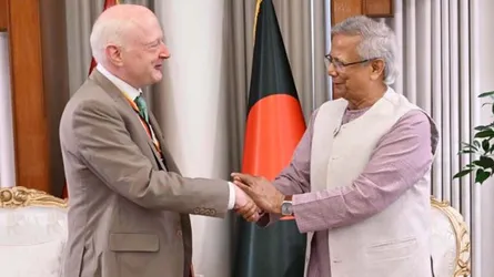 ভ্রান্ত তথ্য নির্বাচনের আগে বড় চ্যালেঞ্জ : প্রধান উপদেষ্টা