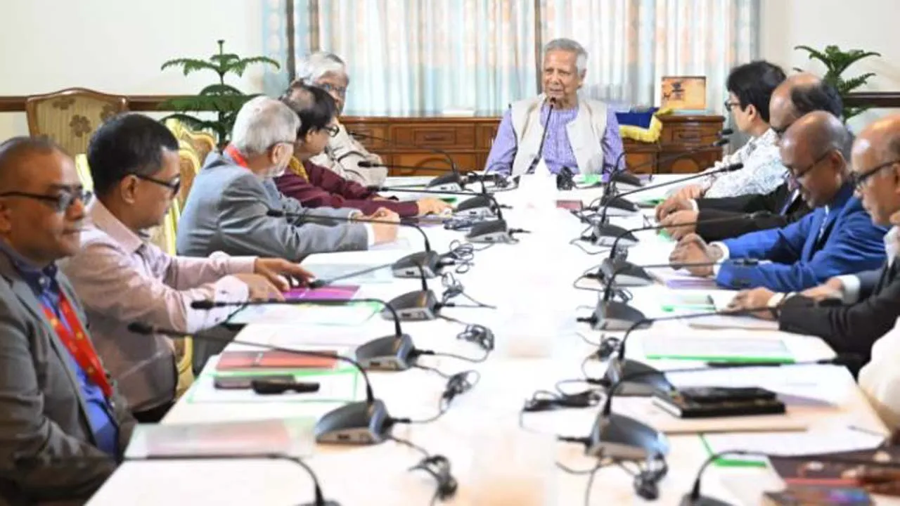চুরির কোটি কোটি টাকা উদ্ধারে দ্রুত পদক্ষেপের আহ্বান ড. ইউনূসের