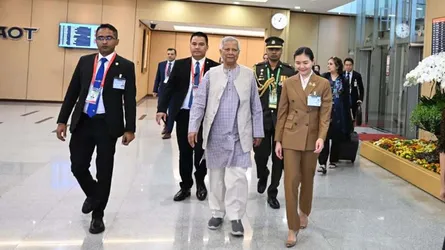 প্রধান উপদেষ্টা ব্যাংককে পৌঁছেছেন