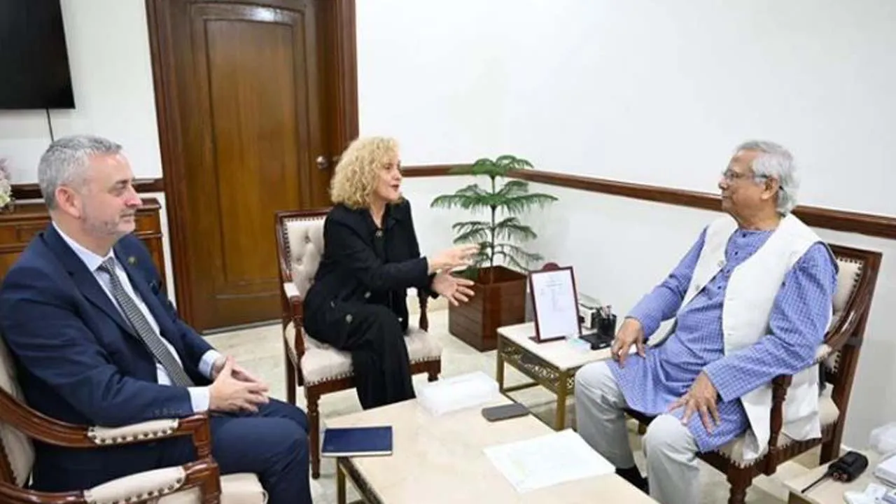 ইইউ’র সাথে দ্রুত মুক্ত বাণিজ্য চুক্তি নিয়ে আলোচনা শুরুর আহ্বান প্রধান উপদেষ্টার