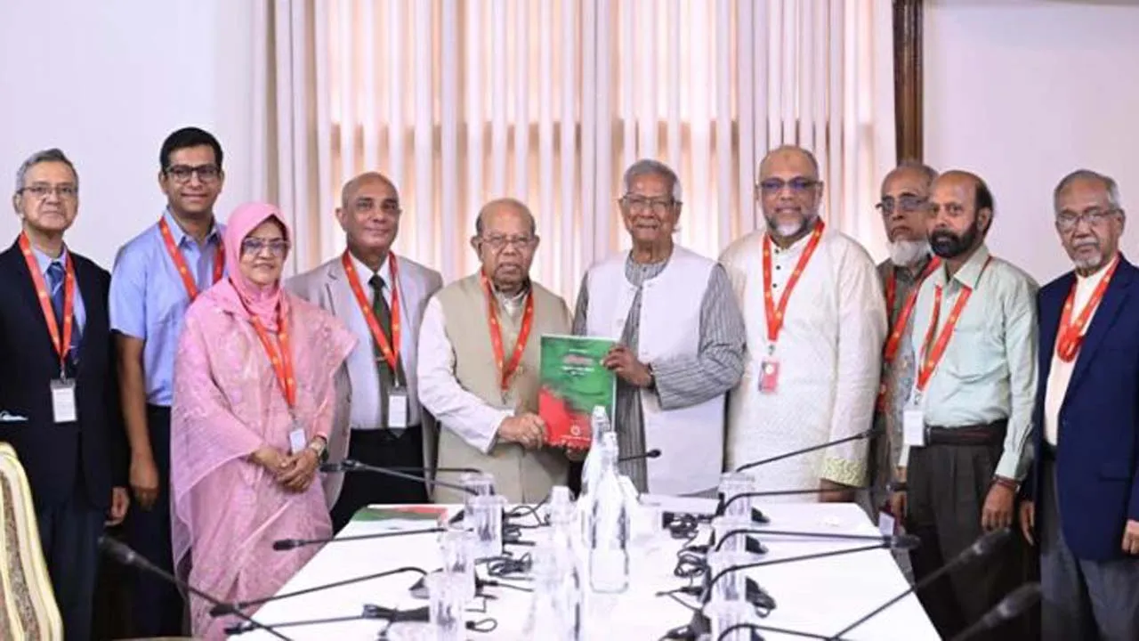 বিনামূল্যে প্রাথমিক চিকিৎসা সেবা চায় ৯৭ ভাগ নাগরিক