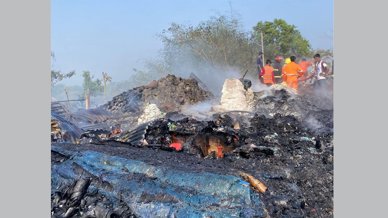 রোহিঙ্গা ক্যাম্পে আগুন