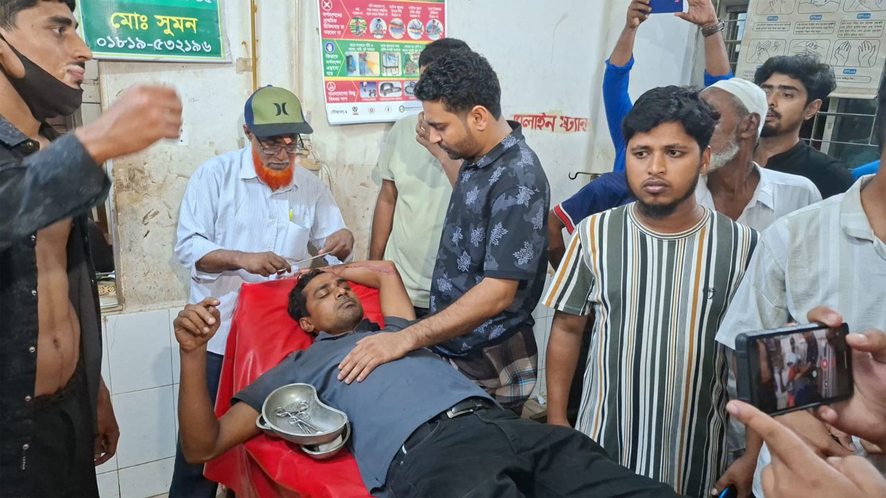 বাস কাউন্টার নিয়ে লক্ষ্মীপুরে যুবদলের দু'গ্রুপের সংঘর্ষ