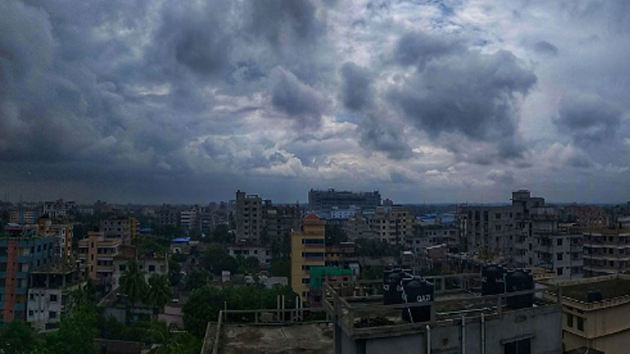 ঢাকায় আংশিক মেঘলা আকাশ