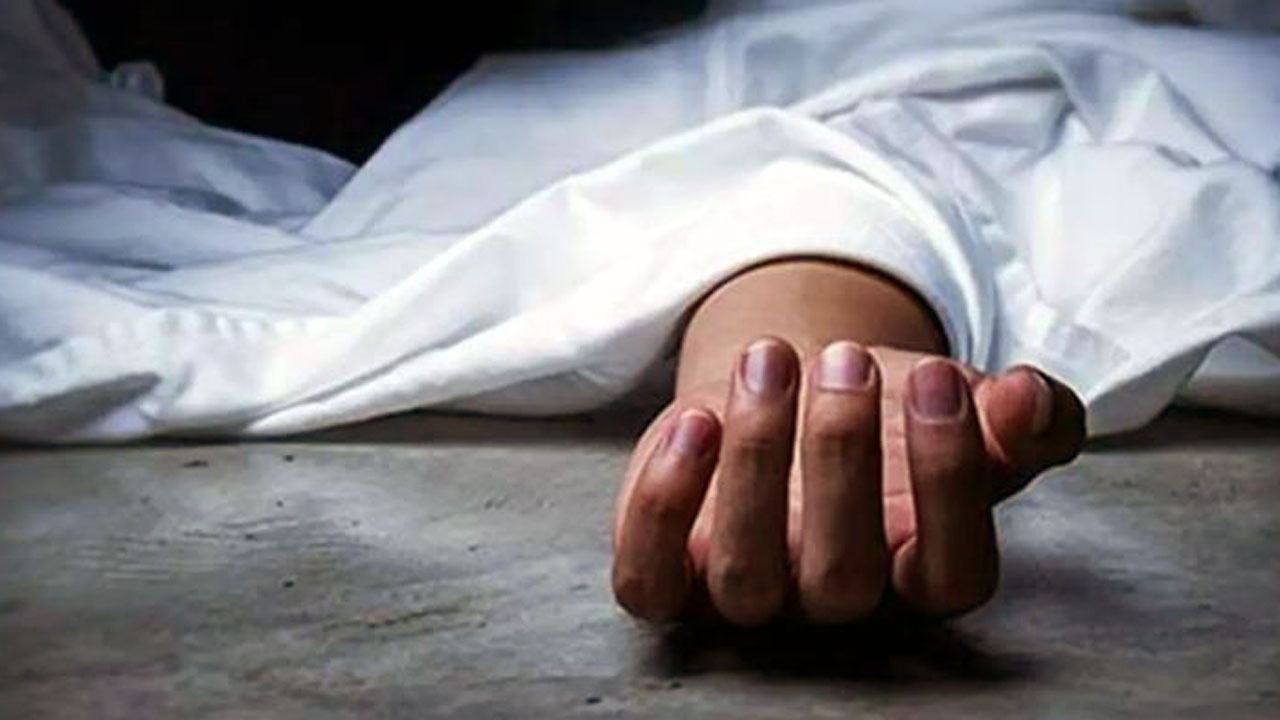 ট্রেনে কাটা পড়ে এক ব্যক্তির মৃত্যু