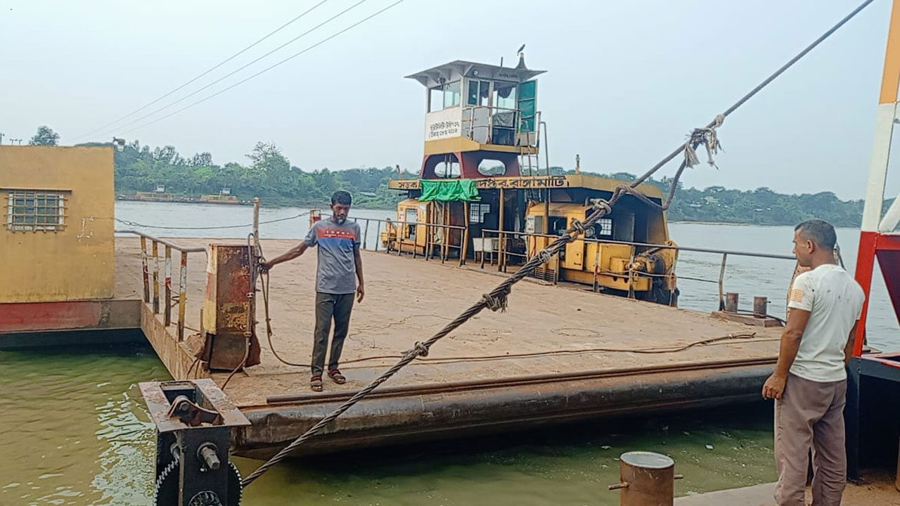কাপ্তাইয়ের চন্দ্রঘোনা ফেরি চলাচল বন্ধ