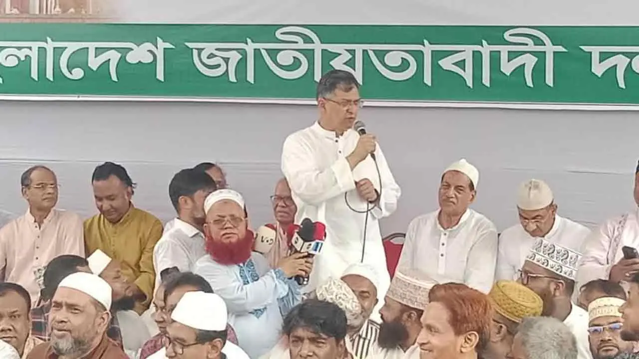 নয়াপল্টনে বিএনপির কেন্দ্রীয় কার্যালয়ে পবিত্র ঈদে মিলাদুন্নবী সা: উপলক্ষে আয়োজিত দোয়া ও মিলাদ মাহফিলে স্বরাষ্ট্রমন্ত্রী সালাহউদ্দিন আহমদ