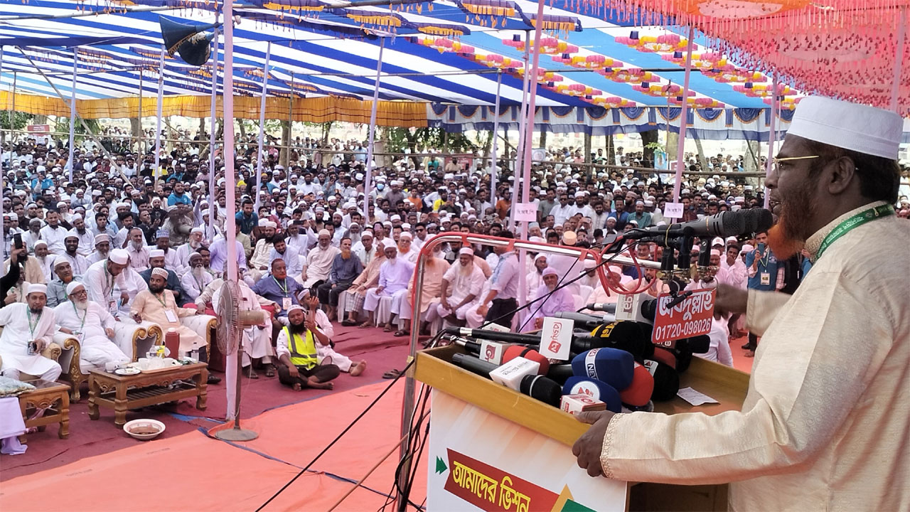 কর্মী সম্মেলনে বক্তব্য রাখছেন অধ্যাপক মিয়া গোলাম পরওয়ার