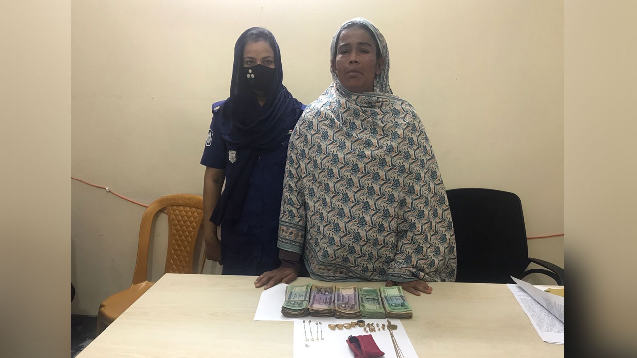 ভিক্ষুকের বেশে চুরির অভিযোগে নারী আটক
