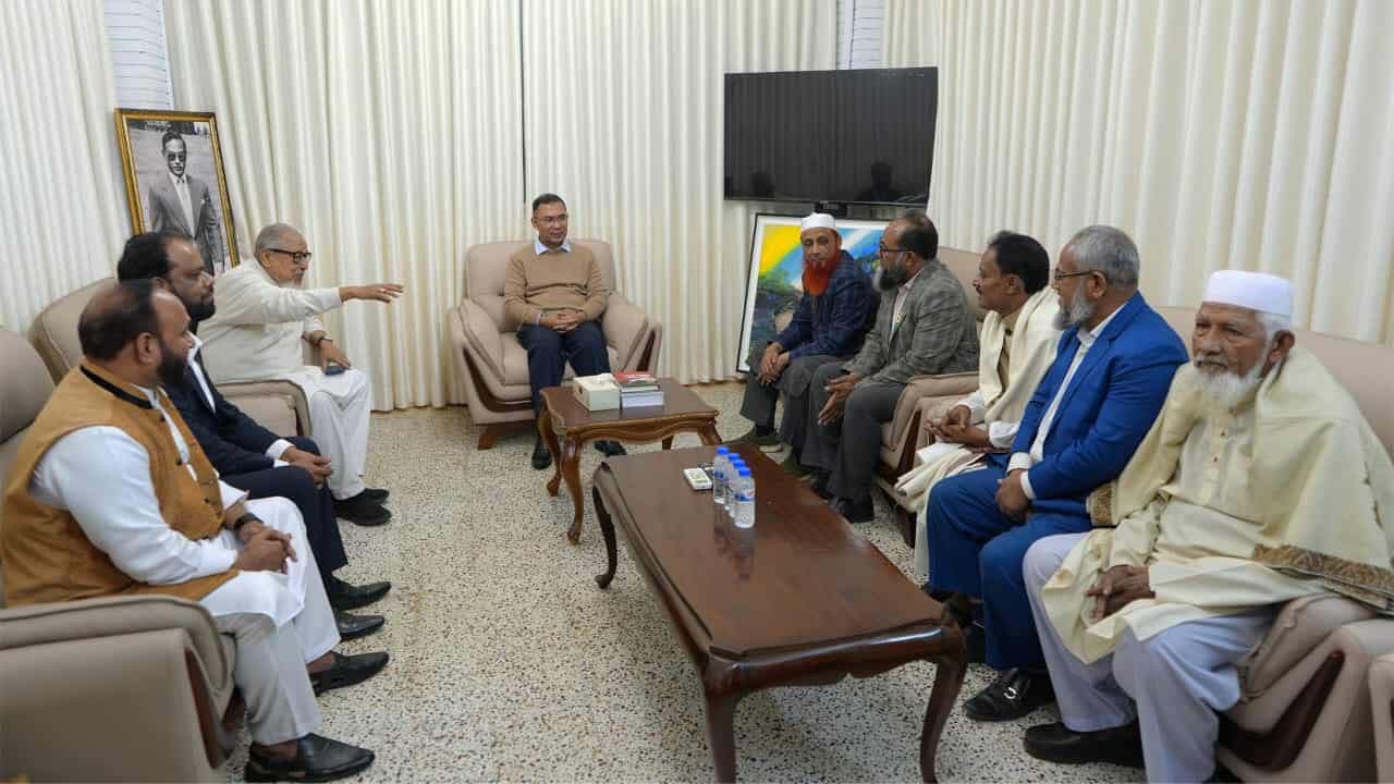 তারেক রহমানের সাথে ১২ দলীয় ও সমমনা জোটের বৈঠক অনুষ্ঠিত