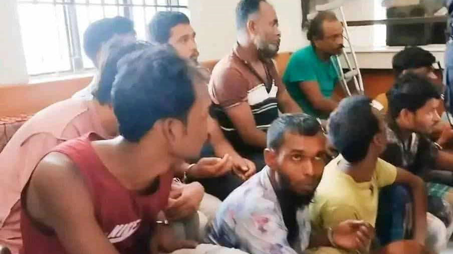 শ্রীপুরে র‌্যাবের গাড়িতে হামলায় আটক ১৪