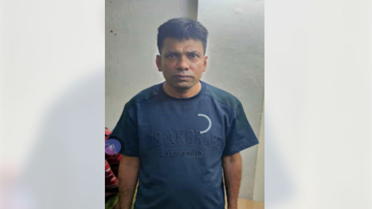 ইরাক প্রবাসী আজাদ (৪৮)