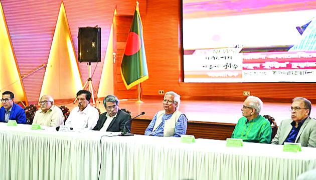 প্রধান উপদেষ্টা প্রফেসর মুহাম্মদ ইউনূস রাজনৈতিক দলগুলোর সাথে জাতীয় ঐকমত্য কমিশনের বৈঠকে সভাপতিত্ব করেন : পিআইডি