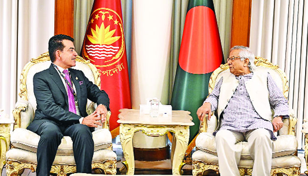 প্রধান উপদেষ্টা প্রফেসর মুহাম্মদ ইউনূসের সাথে আইসেস্কোর মহাপরিচালক ড. সালিম এম আল মালিক সাক্ষাৎ করেন : পিআইডি