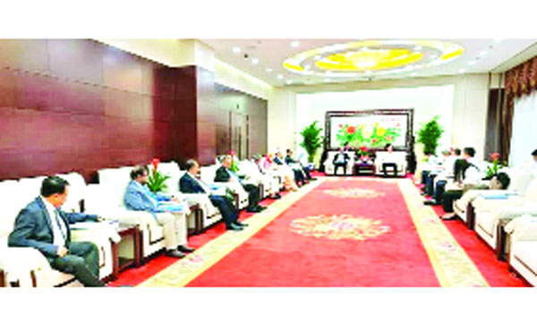 চীনে ন্যাশনাল কংগ্রেসের স্ট্রান্ডিং কমিটির ভাইস চেয়ারম্যান লি হংঝংয়ের সাথে বৈঠক করেন সফররত বিএনপি নেতারা : নয়া দিগন্ত