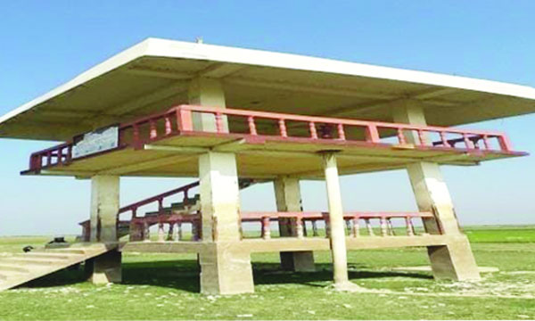 বজ্রপাত নিরোধক দণ্ডের চেয়ে হাওরে এরকম আশ্রয়কেন্দ্রের দাবি জনপ্রিয় হয়ে উঠছে