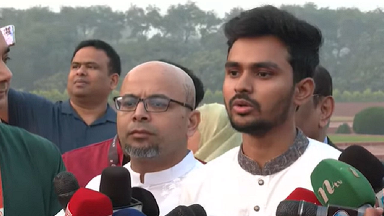 অন্তর্বর্তী সরকারের যুব ও ক্রীড়া উপদেষ্টা আসিফ মাহমুদ সজীব ভূঁইয়া