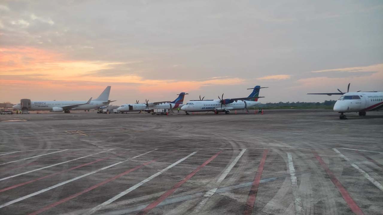 ঢাকাগামী ছয়টি আন্তর্জাতিক ও দু’টি অভ্যন্তরীণ ফ্লাইটের চট্টগ্রামে অবতরণ