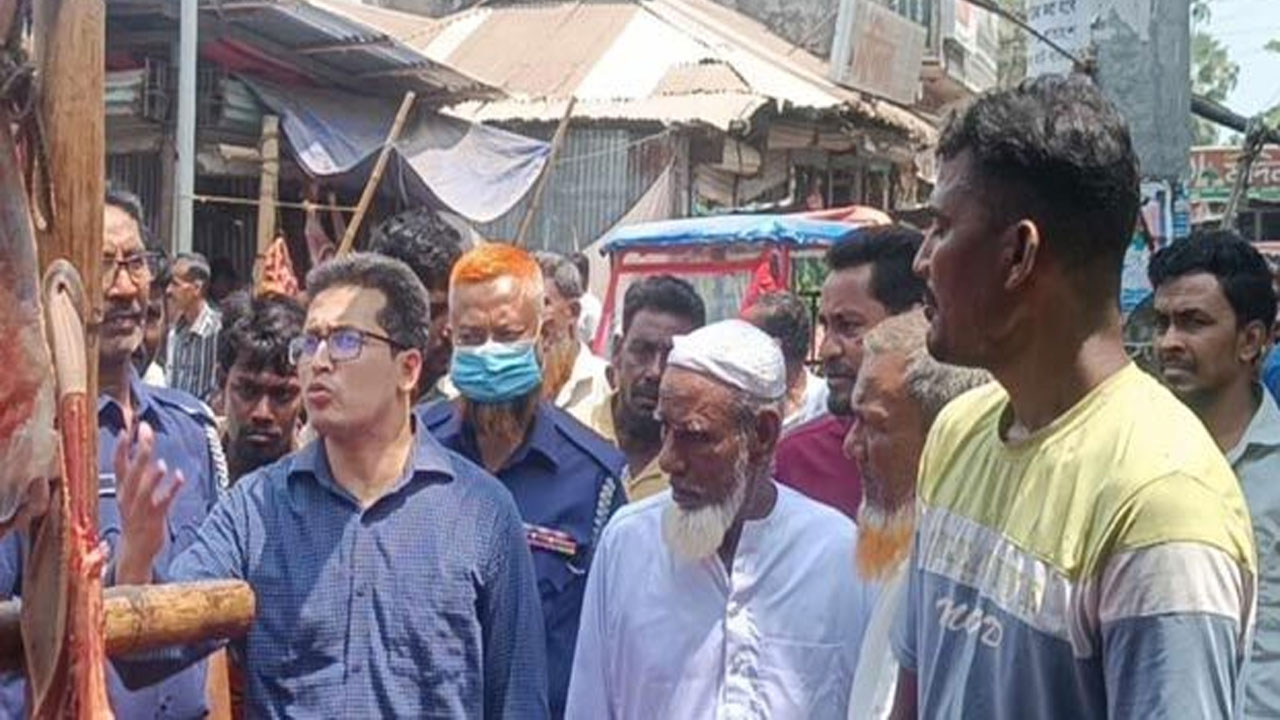 কমলনগরে অতিরিক্ত দামে মাংস বিক্রি, ৭ ব্যবসায়ীকে জরিমানা