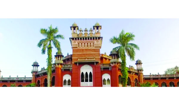 চার দিকে থানা-ফাঁড়ি : তবু নিরাপত্তা ঝুঁকিতে ঢাবি শিক্ষার্থীরা