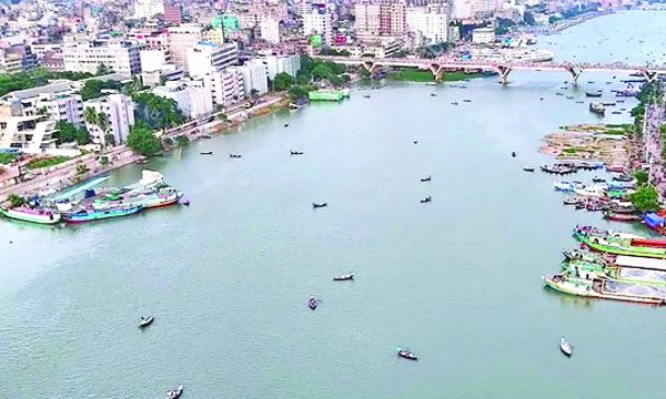 ক্ষণস্থায়ী যৌবন মরা বুড়িগঙ্গায়