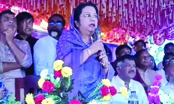 নাটোরের নলডাঙ্গায় পিপরুল ইউনিয়নের হালতি বিলের এলাকা পরিদর্শন শেষে বক্তব্য রাখেন বিমান ও পর্যটন মন্ত্রী আফরোজা খানম :  নয়া দিগন্ত
