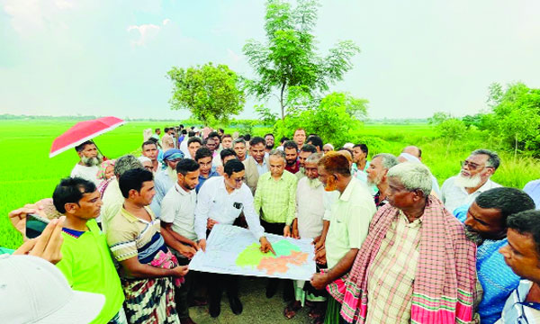 বরেন্দ্র বহুমুখী উন্নয়ন কর্তৃপক্ষের চেয়ারম্যান মো: হাসান জাফির তুহিন রাজশাহী ও চাঁপাইনবাবগঞ্জের বিভিন্ন প্রকল্প এলাকা পরিদর্শন করে স্থানীয়দের সাথে মতবিনিময় করেন   :  নয়া দিগন্ত