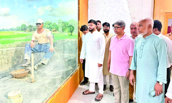 চট্টগ্রামে জিয়া স্মৃতি জাদুঘর পরিদর্শন করেন মুক্তিযুদ্ধবিষয়ক মন্ত্রী আহমেদ আযম খান   :  নয়া দিগন্ত