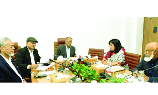 পরিবেশবন্ধাব নির্মাণ সামগ্রী ব্যবহার বৃদ্ধির বিষয় নিয়ে অনুষ্ঠিত সভায় পরিবেশমন্ত্রী আবদুল আউয়াল মিন্টু বক্তব্য রাখেন : পিআইডি
